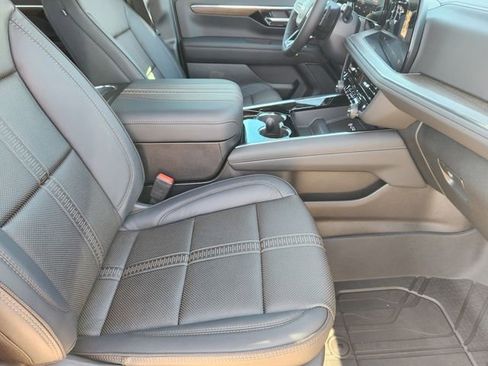 New 2026 Chevrolet Suburban High Country w/ Sun And Tow Package image 15