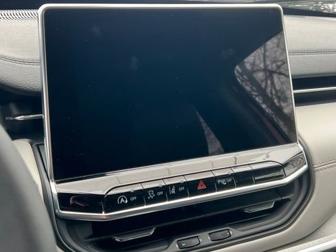 New 2026 Jeep Compass Limited image 20