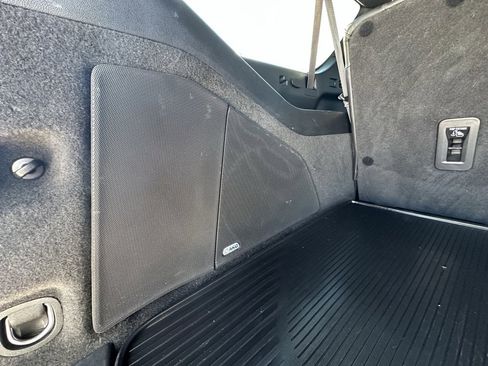 Used 2023 Cadillac Escalade ESV Premium Luxury image 18