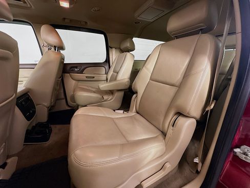 Used 2010 Chevrolet Suburban LTZ AWD/4WD image 26