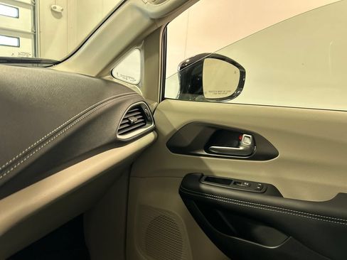Used 2024 Chrysler Pacifica Touring-L w/ Road Tripper Package FWD image 26