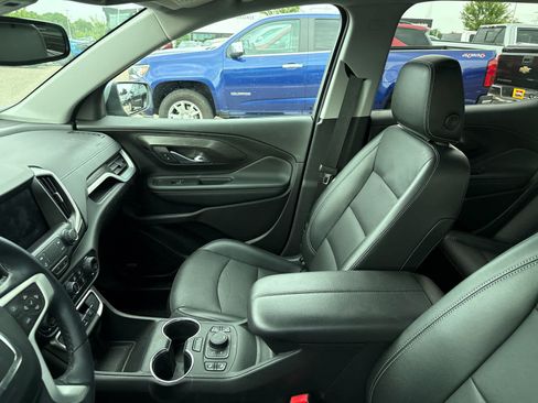 Used 2024 GMC Terrain SLT w/ Infotainment Package II AWD/4WD image 4