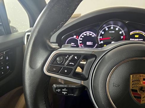 Used 2020 Porsche Cayenne AWD/4WD image 23