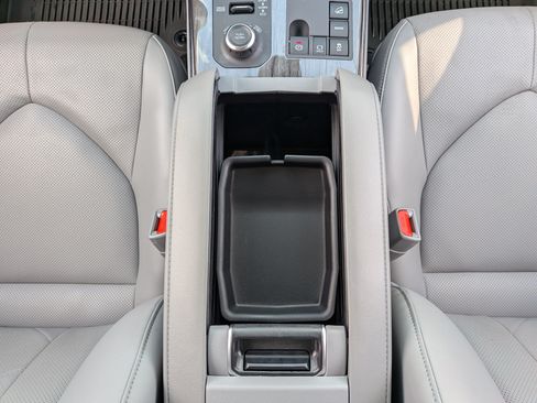 Certified 2025 Toyota Highlander Platinum AWD/4WD image 36