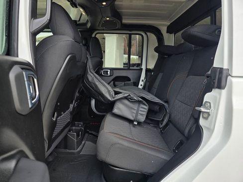 Used 2026 Jeep Gladiator Mojave image 12