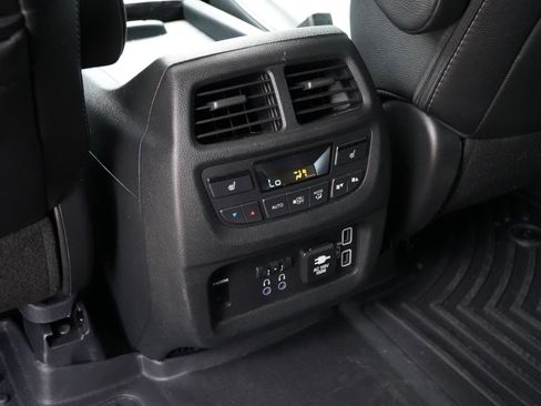 Used 2022 Honda Pilot Touring image 18