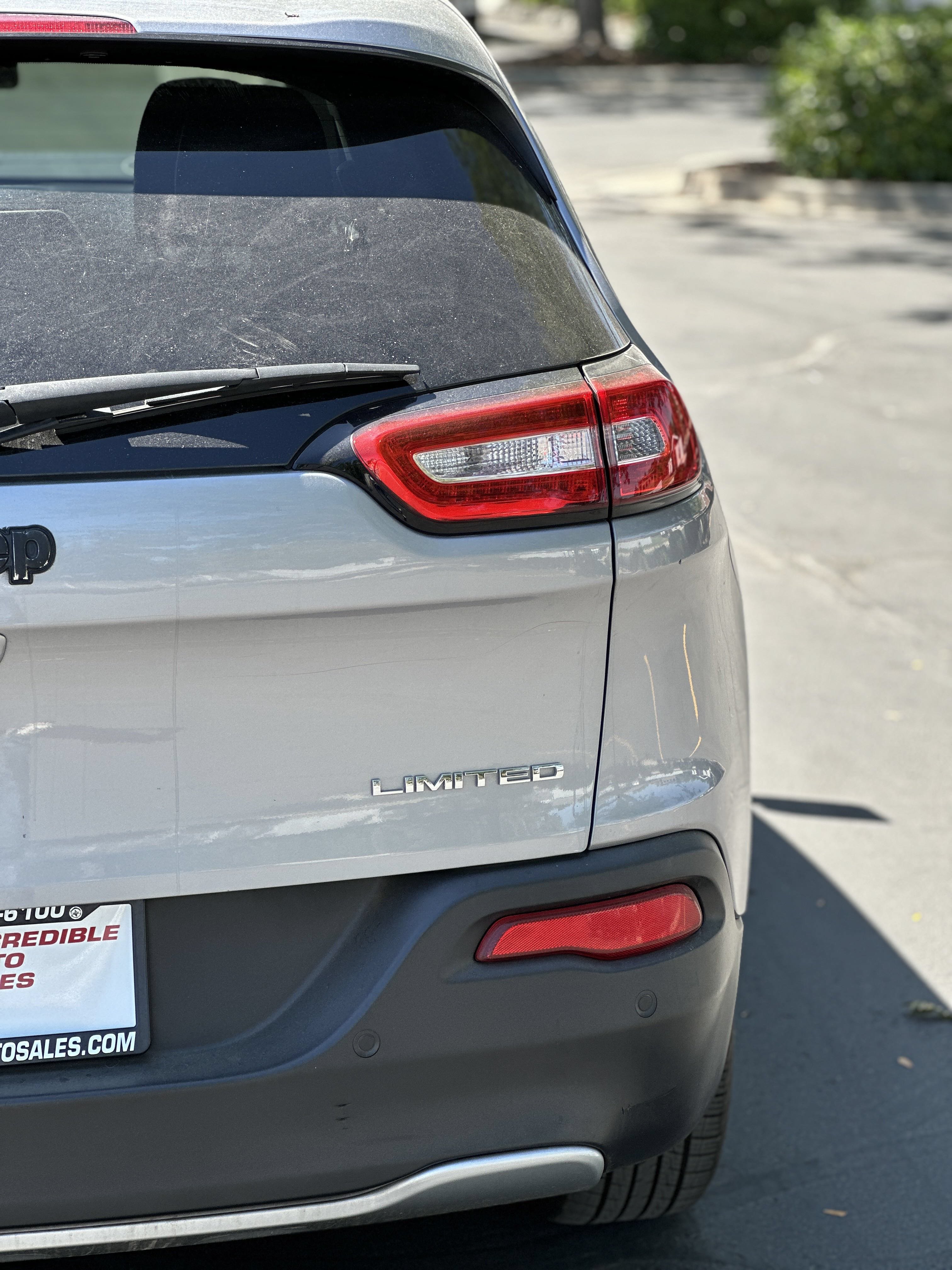 Used 2018 Jeep Cherokee Limited FWD image 6