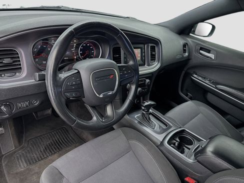 Used 2016 Dodge Charger SE image 7