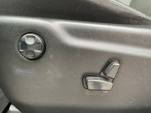 Used 2022 Jeep Grand Cherokee Laredo X image 10