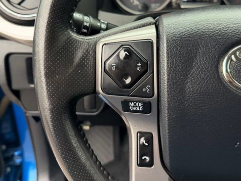 Used 2017 Toyota Tacoma SR5 image 21