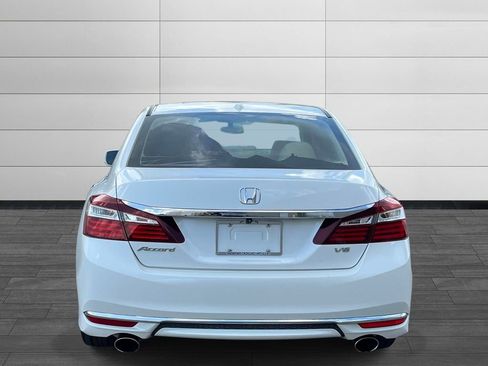 Used 2017 Honda Accord EX-L image 4
