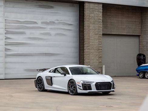 Used 2018 Audi R8 V10 plus image 2