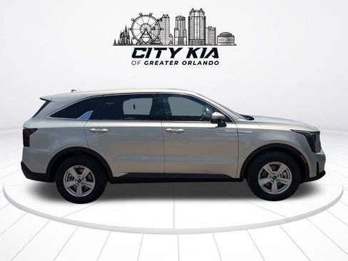 New 2026 Kia Sorento LX FWD image 8