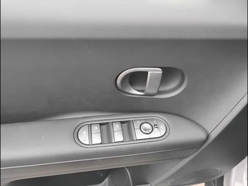 New 2025 Hyundai Ioniq 5 SEL image 21