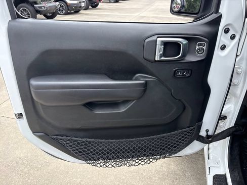 Used 2018 Jeep Wrangler Unlimited Sport S AWD/4WD image 16