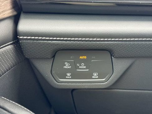 Used 2026 Volkswagen Atlas SEL Premium R-Line AWD/4WD image 18
