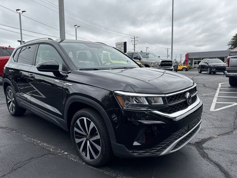 Used 2022 Volkswagen Taos SE image 9