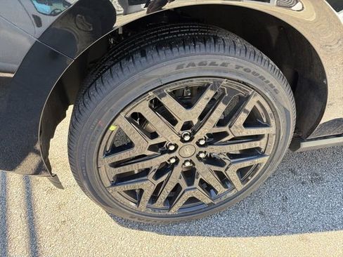 New 2026 Ford Expedition Platinum w/ Stealth Performance Package image 7