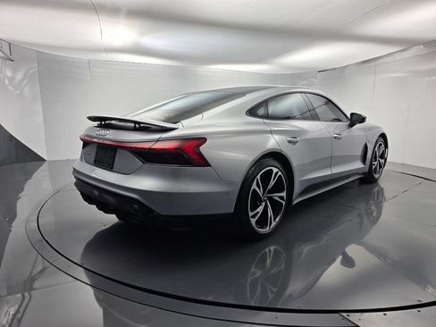 Used 2022 Audi e-tron GT Prestige AWD/4WD image 4