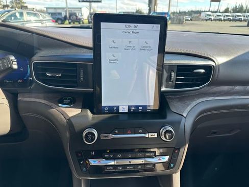 Used 2020 Ford Explorer Platinum image 21