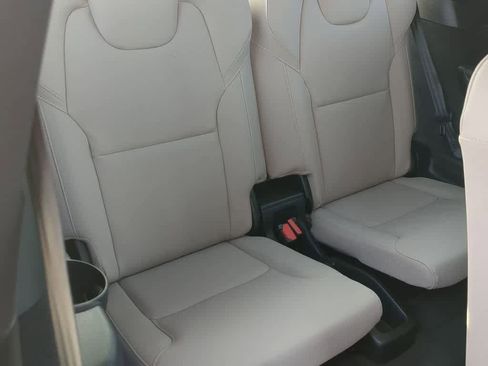 New 2026 Volvo XC90 B5 Core w/ Protection Package Premier image 21