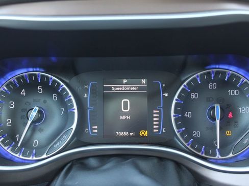 Used 2020 Chrysler Voyager Lxi image 36