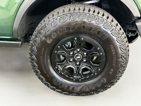 Used 2025 Ford Bronco Badlands AWD/4WD image 11