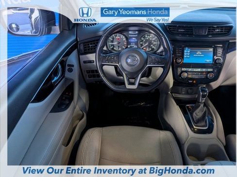 Used 2017 Nissan Rogue Sport SL FWD image 16