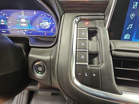 Used 2023 Chevrolet Tahoe Z71 w/ Luxury Package AWD/4WD image 26