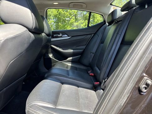 Used 2017 Nissan Maxima 3.5 SL w/ Interior Lighting Package image 11