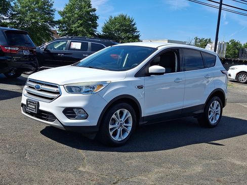 Used 2017 Ford Escape SE FWD image 3