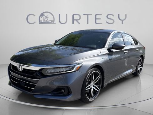 Used 2022 Honda Accord Touring image 2