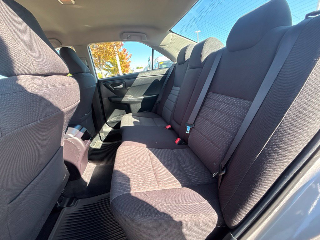 Used 2015 Toyota Camry LE FWD image 13