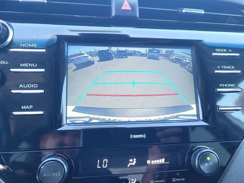 Used 2020 Toyota Camry SE FWD image 7