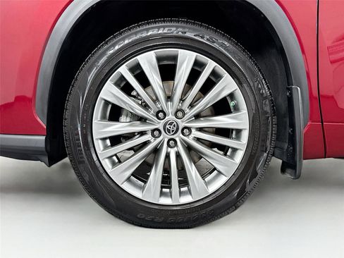 Used 2023 Toyota Highlander Platinum image 46