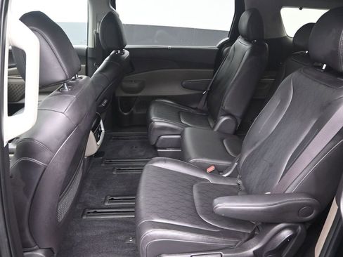 Certified 2025 Kia Carnival SX image 29