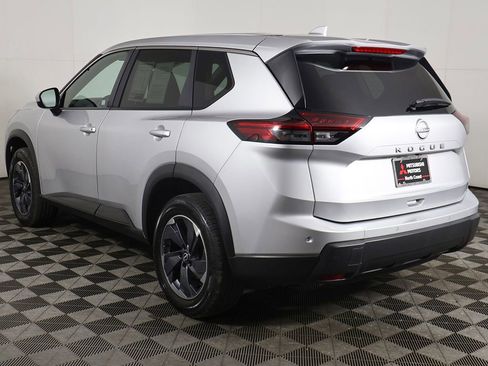 Used 2025 Nissan Rogue SV FWD image 7
