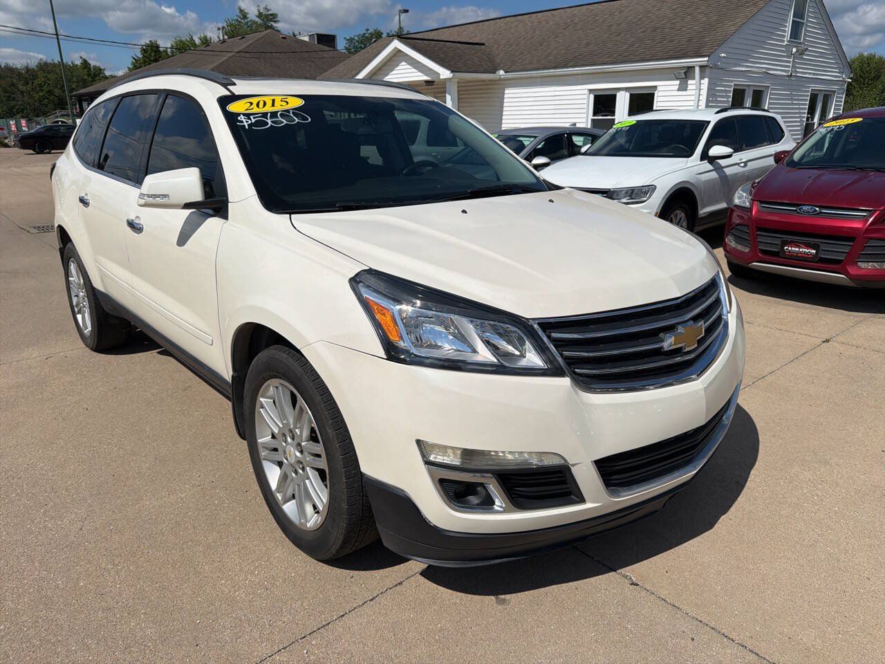 Used 2015 Chevrolet Traverse LT w/ Style and Technology Package FWD image 2