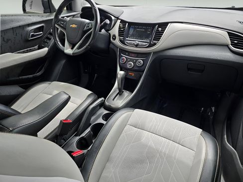 Used 2019 Chevrolet Trax LT w/ Driver Confidence Package AWD/4WD image 11