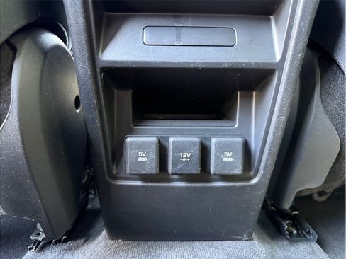 Used 2019 Land Rover Discovery Sport SE AWD/4WD image 40