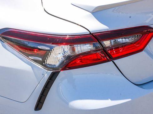 Used 2023 Toyota Camry SE FWD image 9