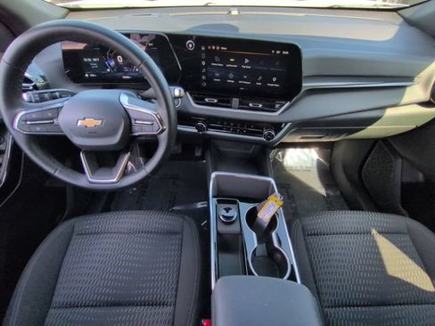 Used 2026 Chevrolet Equinox LT FWD image 16