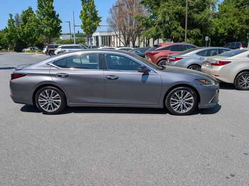 Used 2021 Lexus ES 350 w/ Premium Package FWD image 2