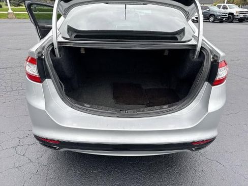 Used 2014 Ford Fusion SE w/ Equipment Group 202A image 25