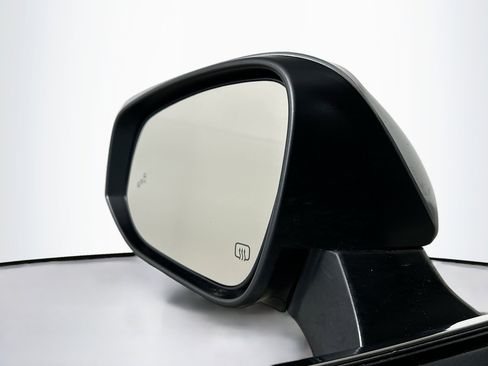 Used 2025 Toyota Highlander LE image 16