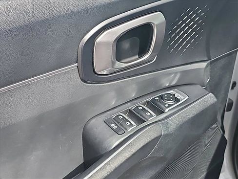 Used 2024 Kia Sorento S w/ Panoramic Sunroof Package image 14