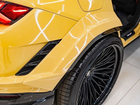 Used 2023 Lamborghini Urus Performante AWD/4WD image 18