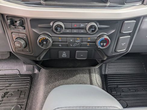 New 2025 Ford F550 4x4 Regular Cab Super Duty image 15