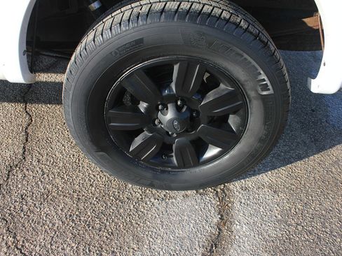 Used 2011 Ford F150 Lariat w/ Lariat Chrome Pkg image 53