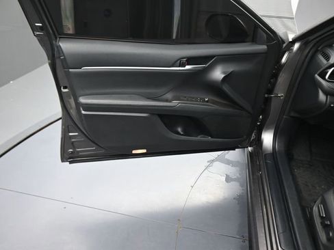 Used 2022 Toyota Camry XSE image 34